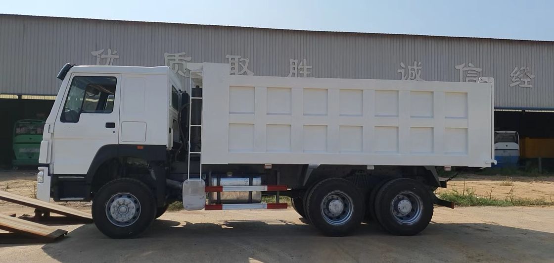 貨物タンク サイズ 6800*2350*1500 375hp 30トンの二手ダンプトラック 重荷トラック トンパートラック