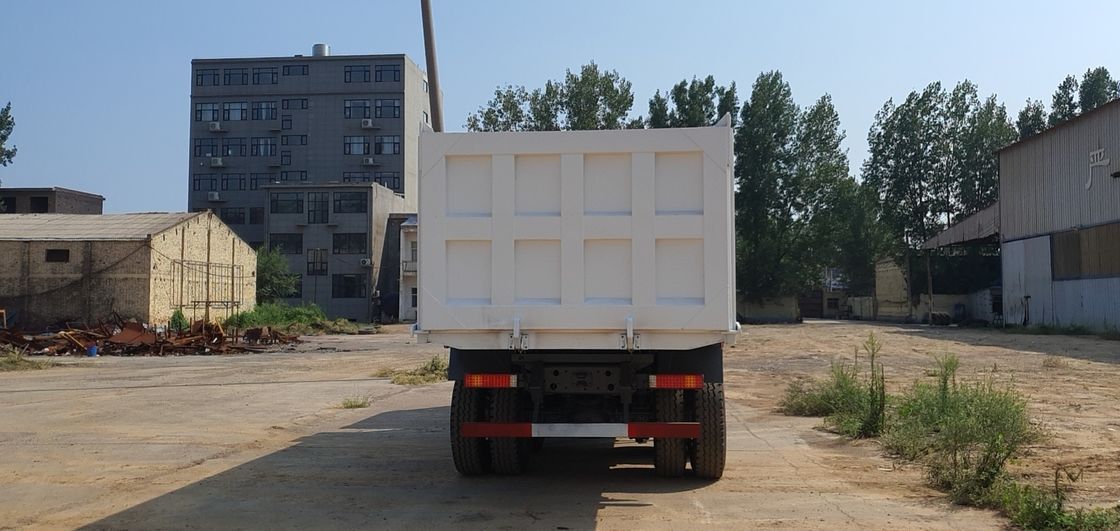 貨物タンク サイズ 6800*2350*1500 375hp 30トンの二手ダンプトラック 重荷トラック トンパートラック