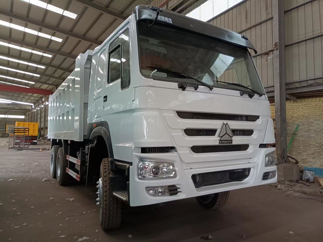 中古 シノトラク ホウ 6*4 ターパー トラック WEICHAI エンジンと良い貨物タンク寸法