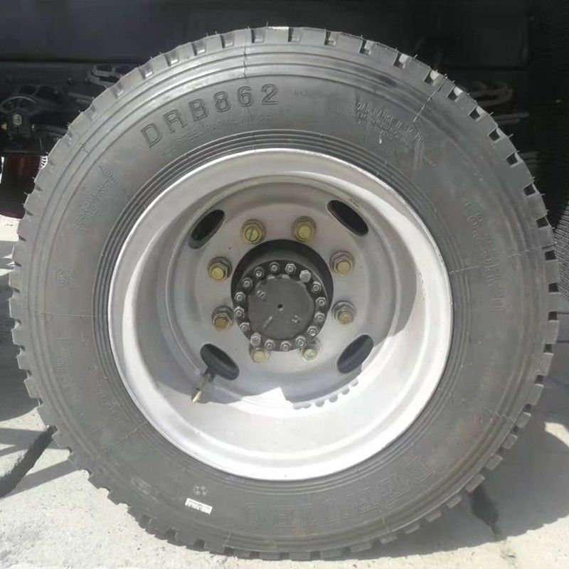 4 6L エンジン容量 10 トン エンジニアリング輸送のためのドンフェン軽量ダンプトラック