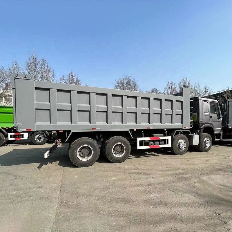 10 前方シフト 2023 シノトラック ホウ 8x4 ティッパートラック 重量エンジンのダンプトラック