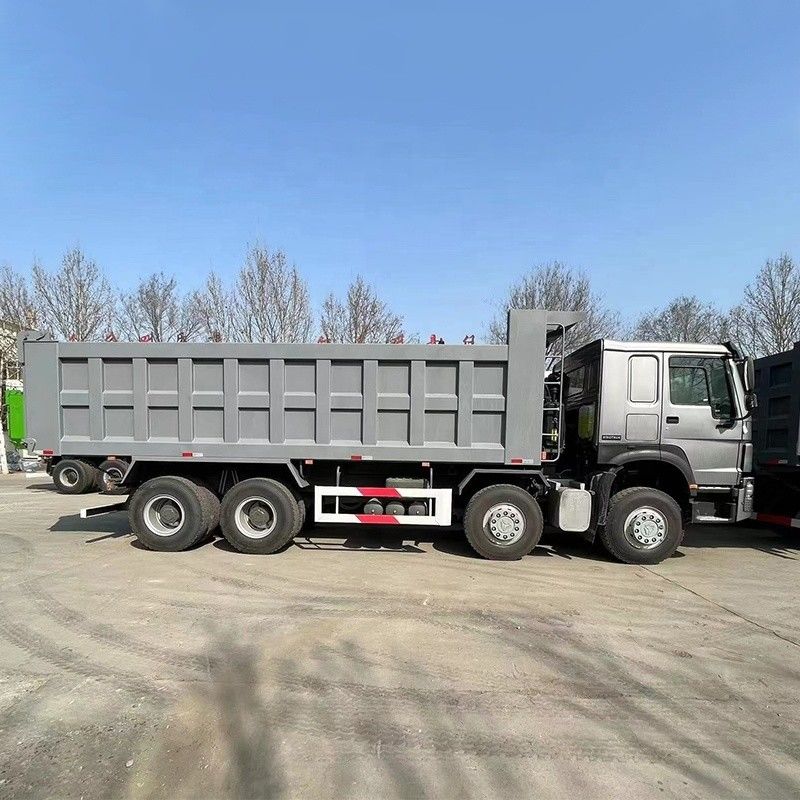 10 前方シフト 2023 シノトラック ホウ 8x4 ティッパートラック 重量エンジンのダンプトラック
