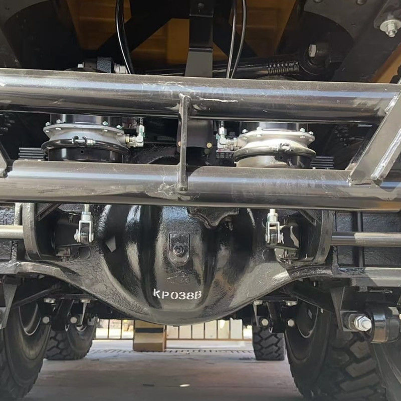 重荷70トンの鉱山ダンプトラック 500-600Lの燃料タンク容量とFASTギアボックス