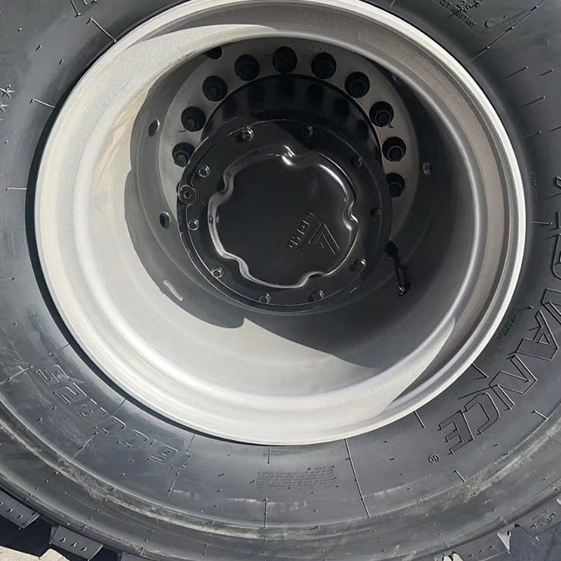 重荷70トンの鉱山ダンプトラック 500-600Lの燃料タンク容量とFASTギアボックス