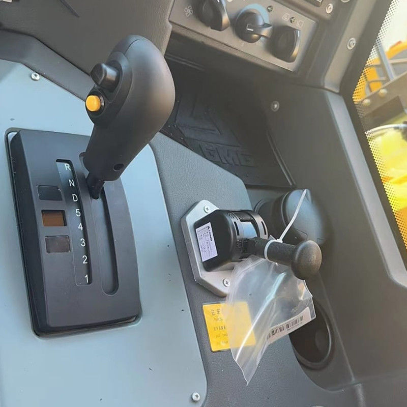 重荷70トンの鉱山ダンプトラック 500-600Lの燃料タンク容量とFASTギアボックス