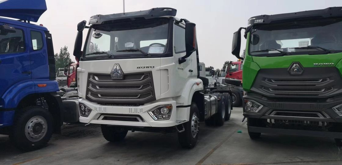 強力なカミンズ 400hp 左駆動 10 タイヤ 6x4 シノトルク ホハンヘッド トラクター トラック