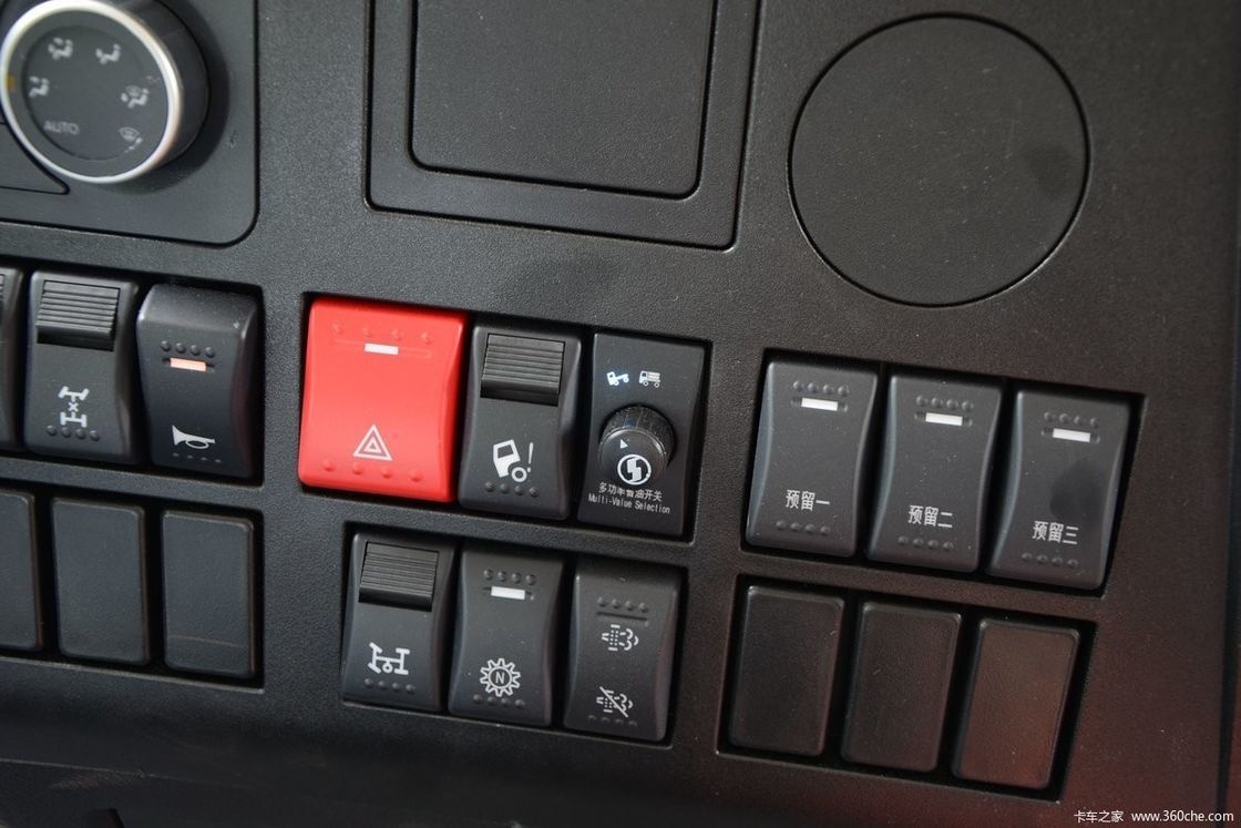 460hp 8*4 エンジニアリング輸送のための二手ダンプトラック 競争力と耐久性