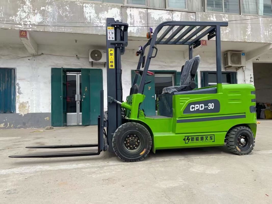 リアルメリットと14.4kWリフティングモーターパワー 5トンの荒地フォークリフト