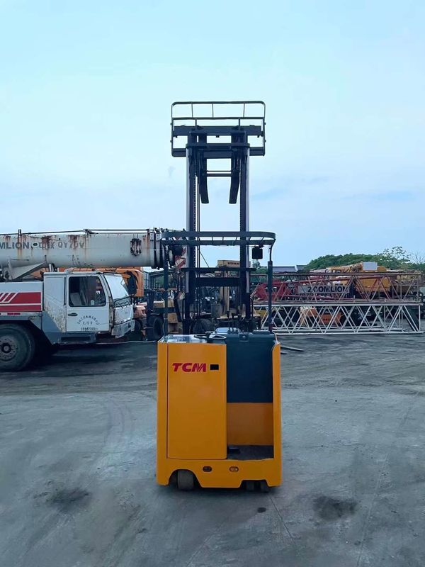 11.9kwドライブモーターパワー 7 トンフォークリフト 500mm 負荷センター距離のためのTCMフォークリフト