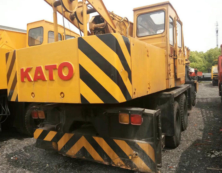 25トンの使用型移動クレーンQY25K5A 最大運転速度75km/hでクレーン付きトラック