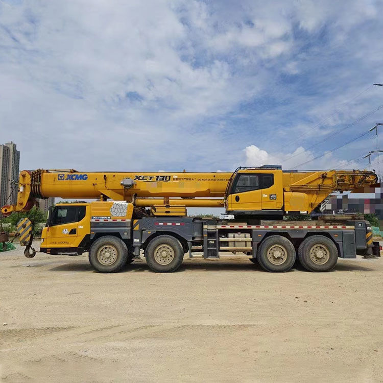 Qy25K5-I Qy25kd Qy25k 50トンの移動クレーン トラッククレーン 25トンの水力シリンダー