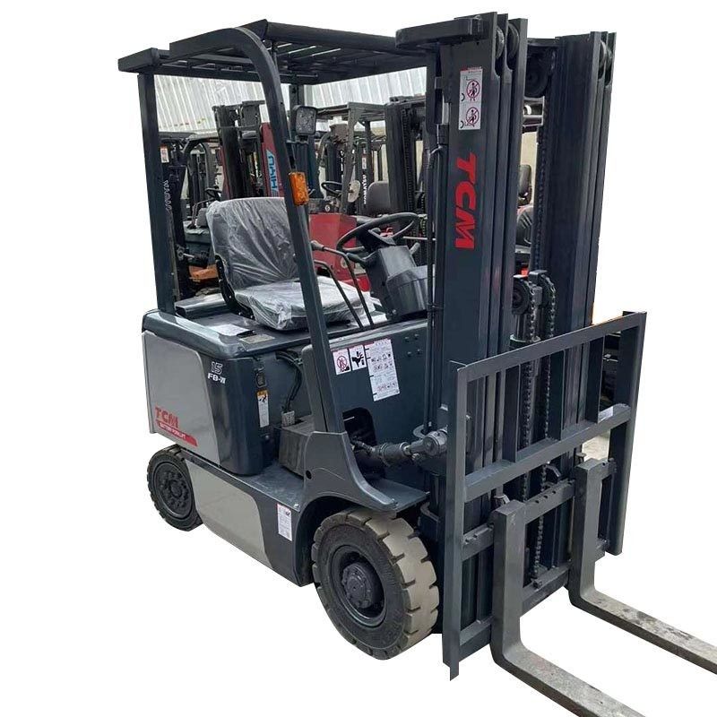 1.5トンのTCM電動フォークリフト 倉庫の材料処理や衣料品店に最適