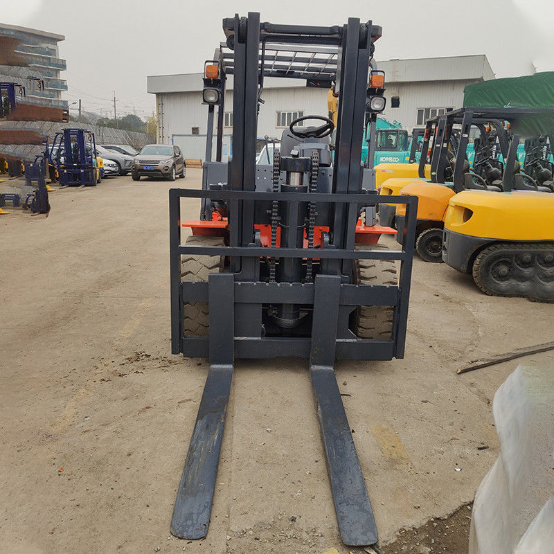 使用済みヘリフォークリフト 5.5トン 状態良好 ディーゼル/電気 オプションと手頃な価格