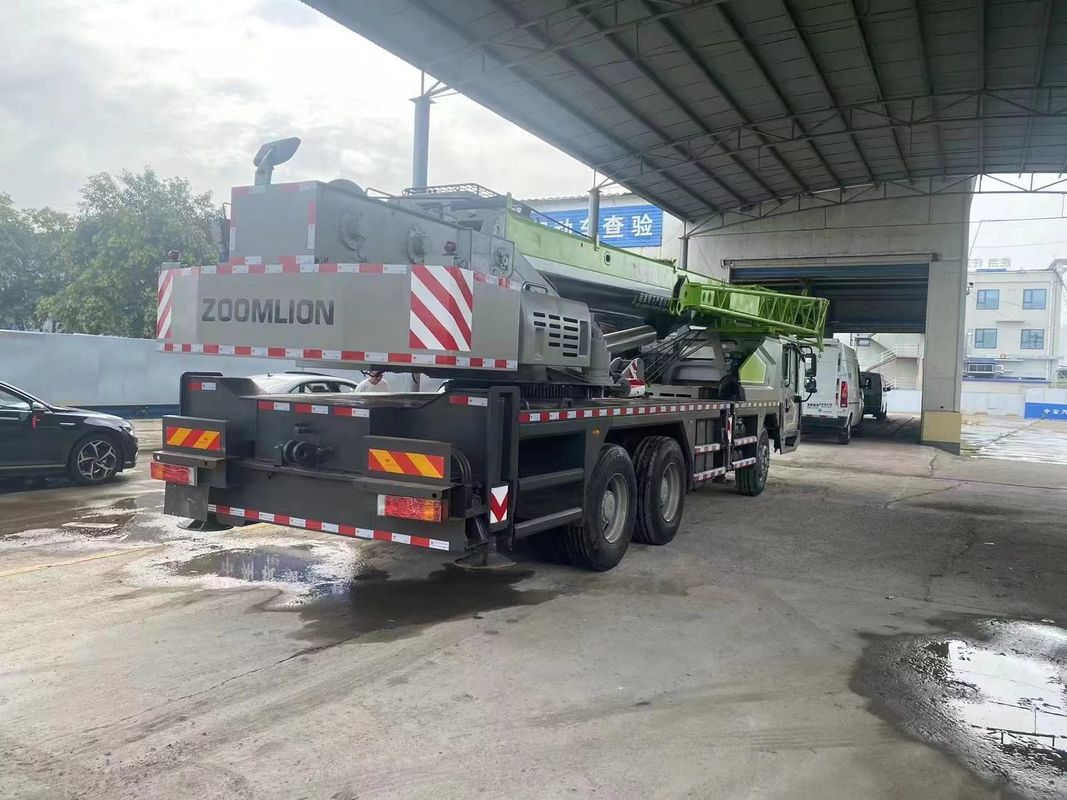 Zoomlion モバイルクレーン トラック 25T 最大25TONの古着クレーン