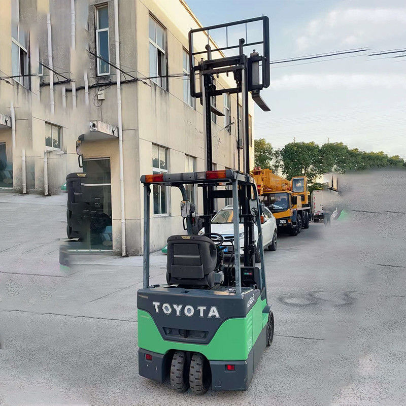 耐久性のあるモントカーガス 電動フォークリフト トラック 3t 負荷容量と3m リフトの高さ