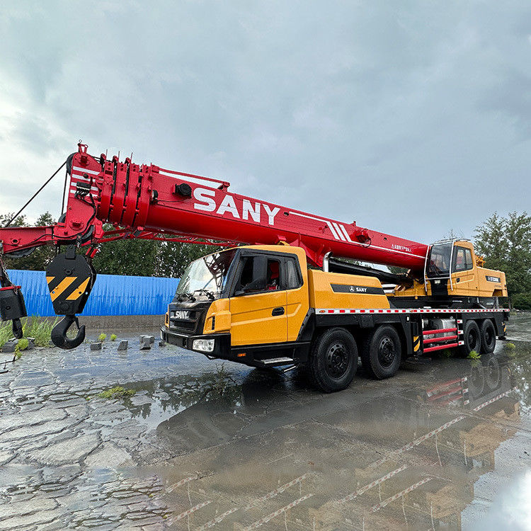 最大持ち上げ容量75トンのSany Heavy 建設作業のための使用移動クレーン