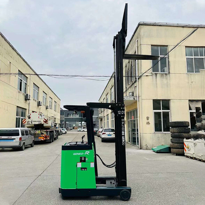 ミニモンタカーガス エレクトリコ テレハンドラー 1.5 トンの電気フォークリフト 150mフォーク幅