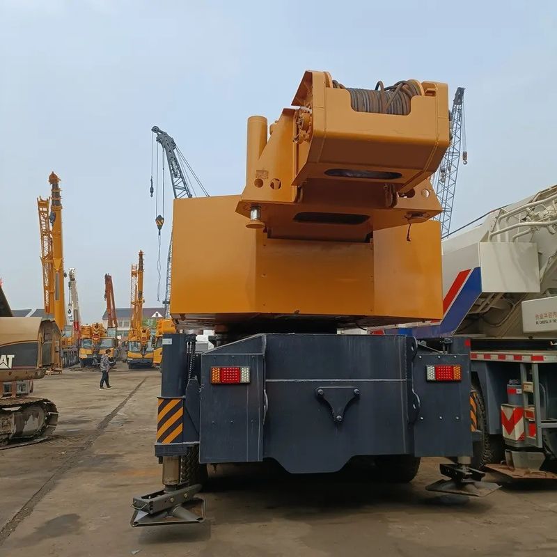 トップ STC1000T 100トン重荷液圧トラッククレーン 最大出力 353/1900kW/rpm