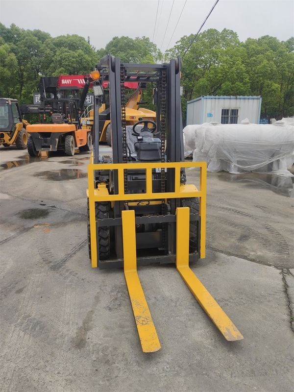 3t 建設用フォークリフト 14.4 kw のモーターパワー