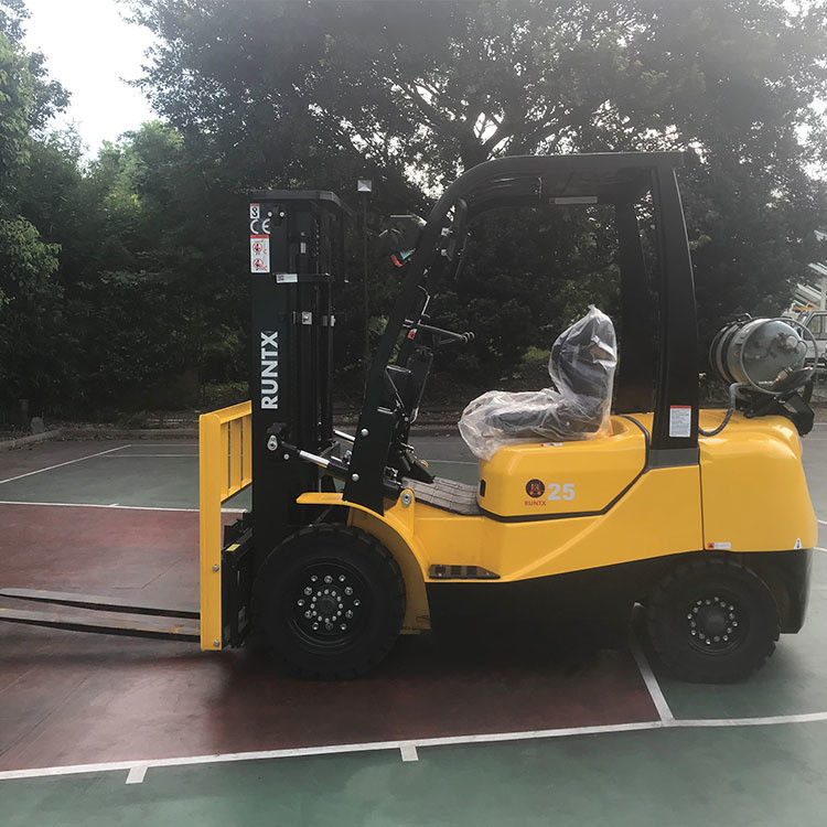 リフティング ハンドリング 3.5 トン 望遠鏡式ディーゼルフォークリフト 14.4 kW リフティングモーターパワー