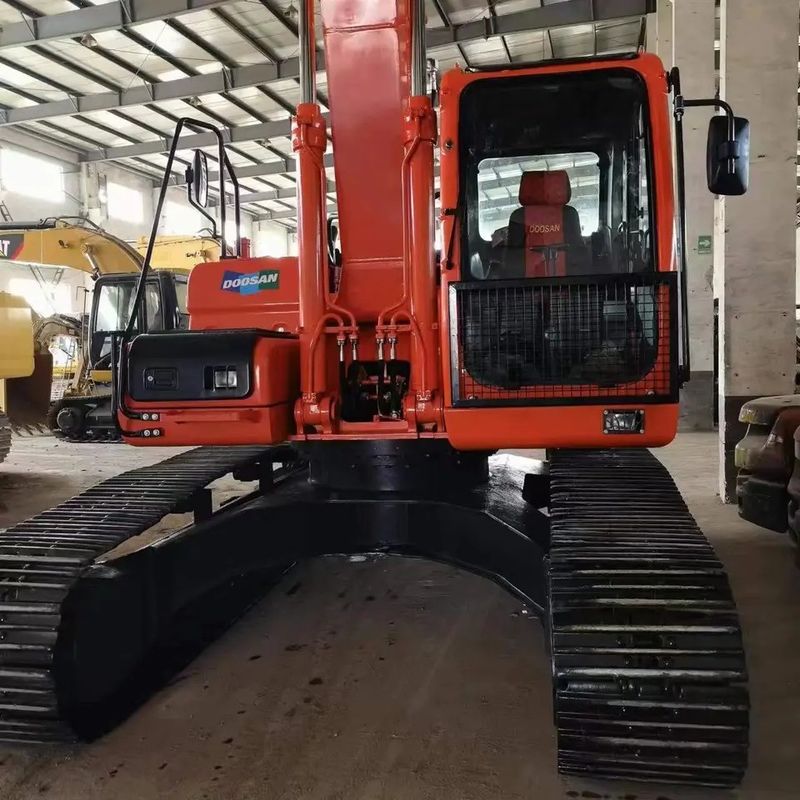 最大掘削半径 10705 mm 110 kw 状態良好 ドーサン DX225 LC クローラー 掘削機