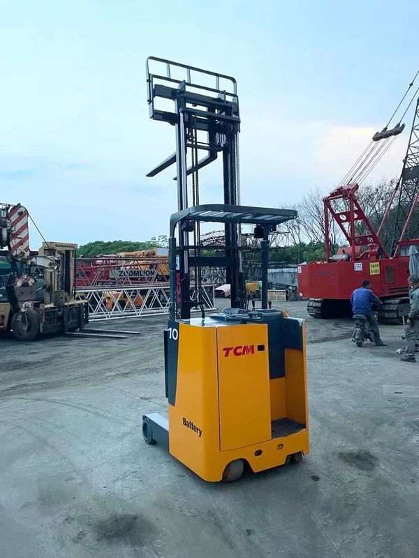 500mm 負荷中心距離 1.5 トンフォークリフト 滑らかで安全な材料処理