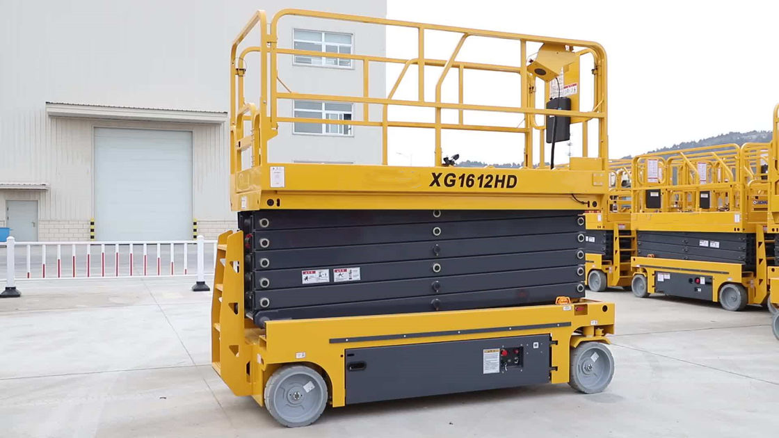 12m 電動プラットフォーム シザリリフト リフトメカニズムとテーブルサイズ 2277x1120mm