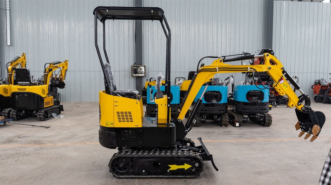 8.2 kW ディーゼルエンジン 0.8-1 トンのミニ掘削機 最大掘削深さ 1650mm