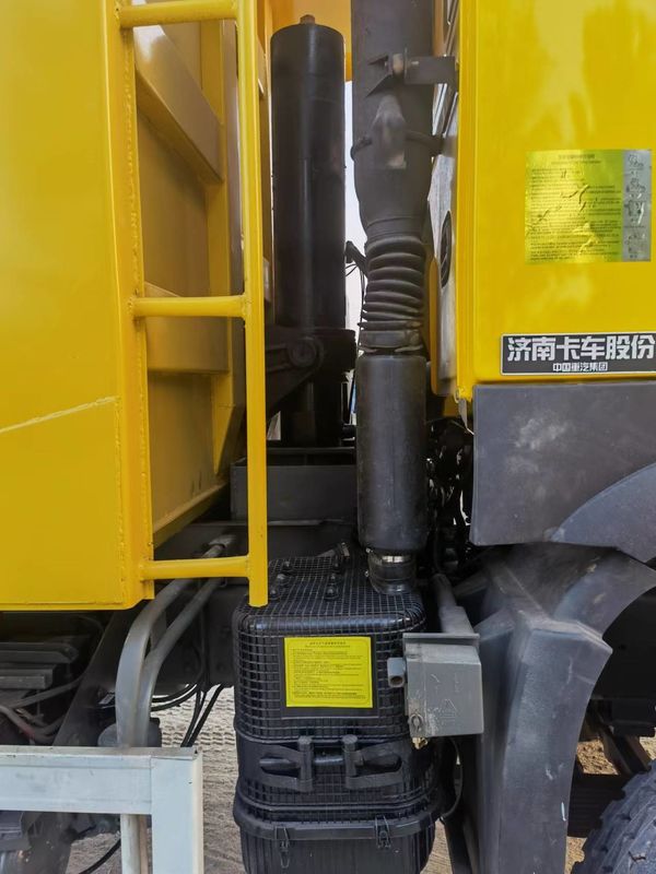 21-30T 容量使用 HOWO 6x4 トンパートラック エンジニアリング輸送用ダンプトラック