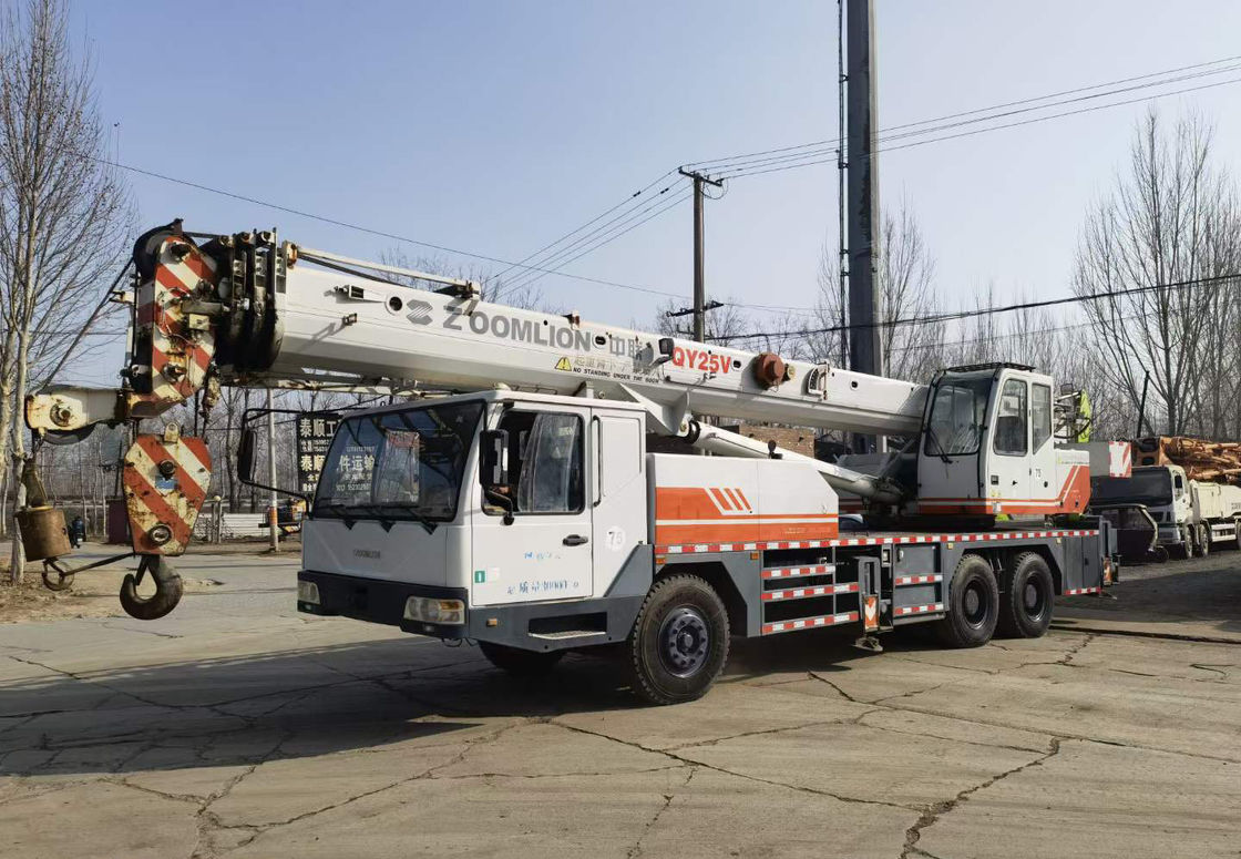 Zoomlion QY25V 39m 20トン 25トンのクレーントラック 980KN.m 最大電圧
