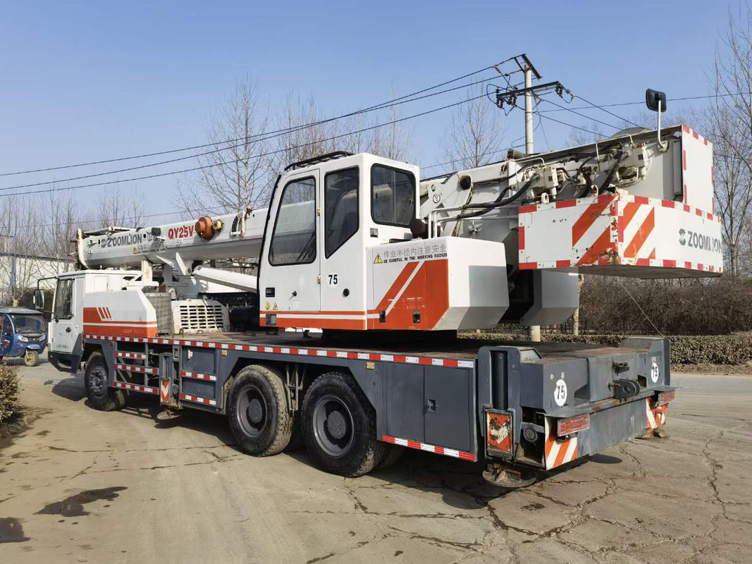 Zoomlion QY25V 39m 20トン 25トンのクレーントラック 980KN.m 最大電圧