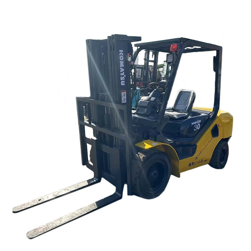 3トンのディーゼル 日本 中古コマツー FD30Tフォークリフト 4D94E エンジンタイプ