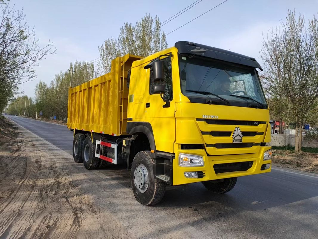 6シリンダーと126000kgブーム重量を持つDump トラック