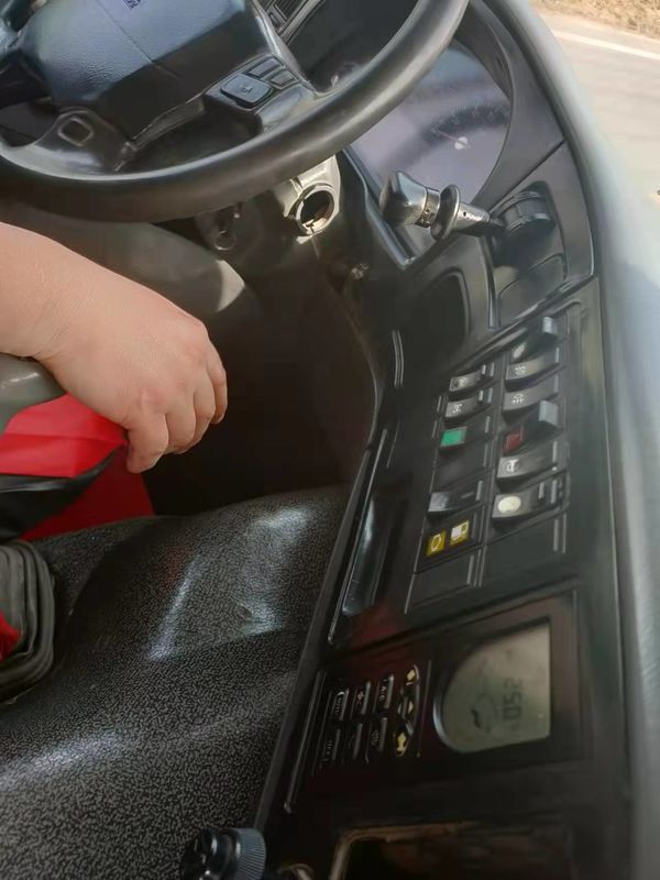 手動窓 SINO トラック 12ホイラー LHD 50tons 中古 8x4 中古 HOWO ターパーダンプトラック