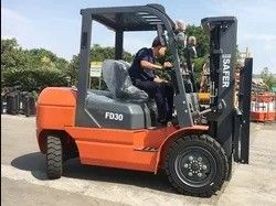 FD30 ディーゼルフォークリフト 4300 kg 重量 125mm フォーク幅