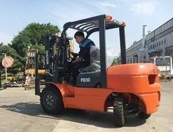 FD30 ディーゼルフォークリフト 4300 kg 重量 125mm フォーク幅