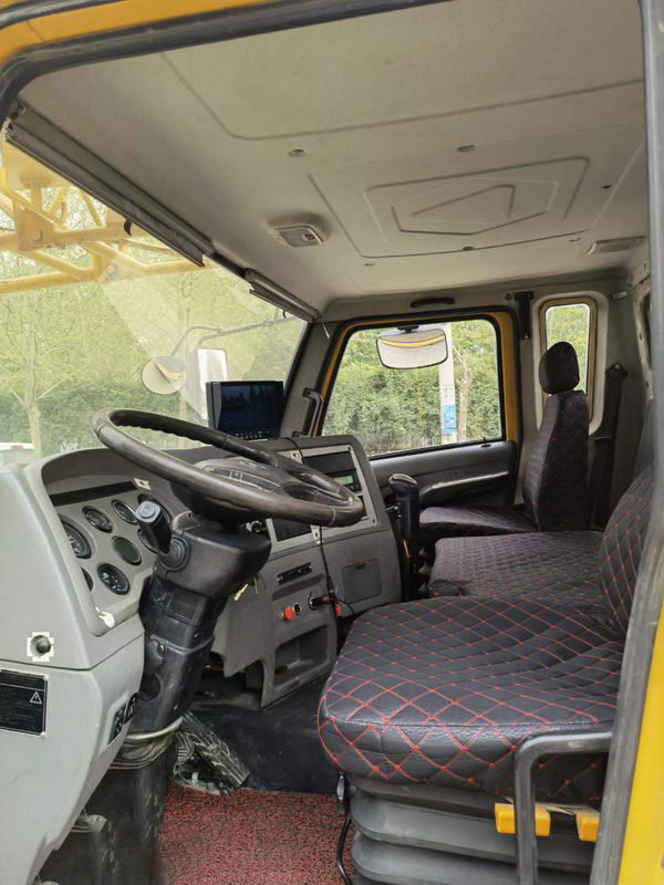 高級技術 25 トンの移動式トラッククレーン QY25K5 建築材料の店頭