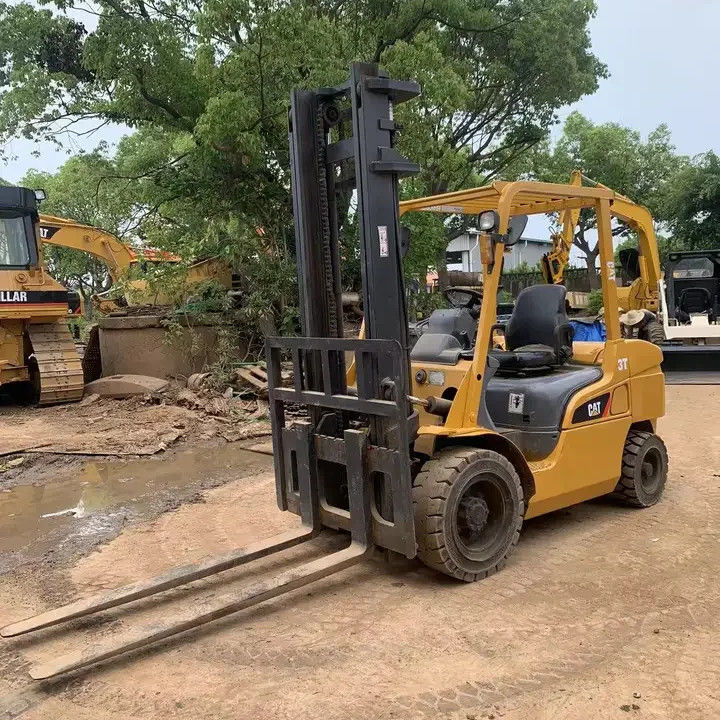 日本における3トンのディーゼルキャットフォークリフト 標準的な持ち上げ高度と150mmのフォーク幅