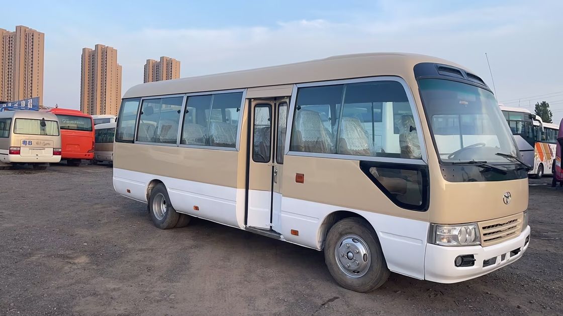 30人座豪華バス トヨタコースターバス 最大出力113/5200kWとEURO 3排出量