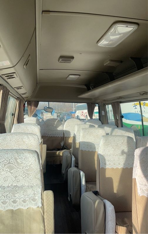 30人座豪華バス トヨタコースターバス 最大出力113/5200kWとEURO 3排出量