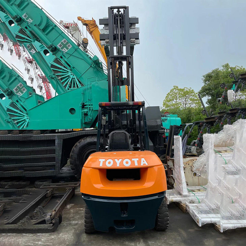 トヨタ用フォークリフト デイゼル用3トンのフォークリフト ドバイ 1.6m-3.5mの高さ