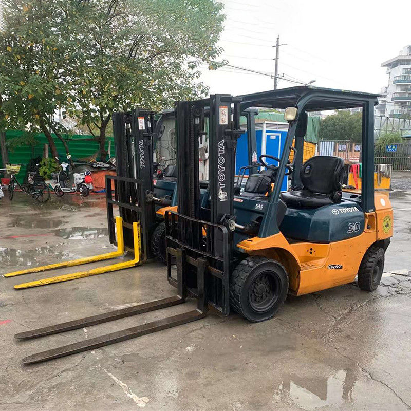 パキスタンで3千キログラムの重み持ちツール トリプレックス3tディーゼル用 サイドウェイ付きフォークリフト
