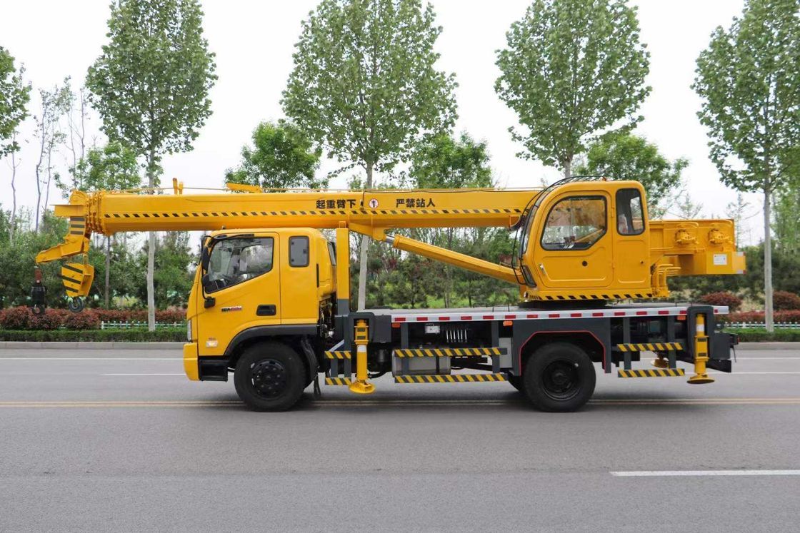 12-15トンの使用型移動クレーントラック 製造 160馬力 4200mmホイールベース