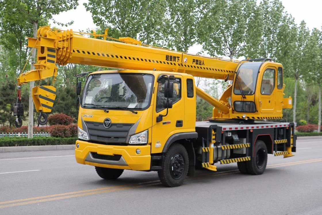 12-15トンの使用型移動クレーントラック 製造 160馬力 4200mmホイールベース