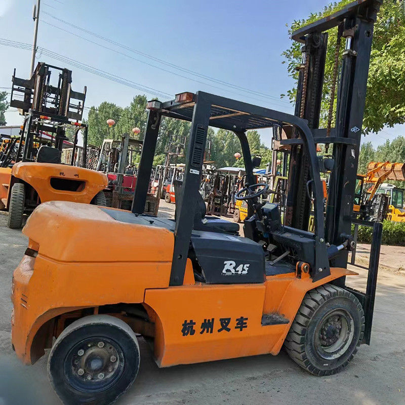 4.5トンのディーゼルフォークリフト 4WD 様々な作業環境や作業に最適