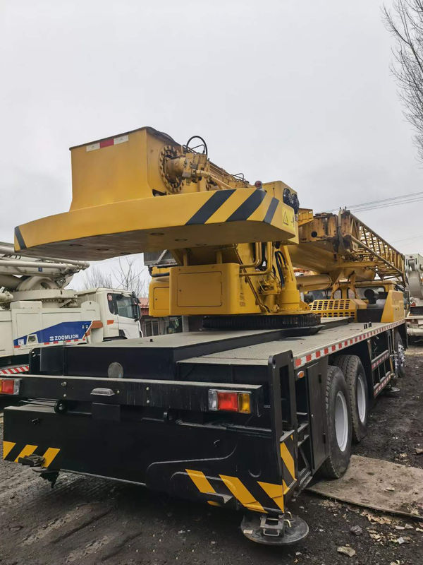 50トンの中古トラッククレーン 部品付き ブランドの水力弁とポンプ