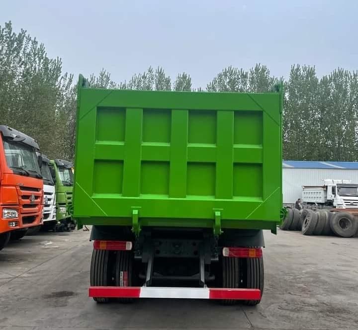 371 hp/336 hp/420 hp 中古 ホーボ ダンプ トラック 8x4 ターパー トラック 手動トランスミッション