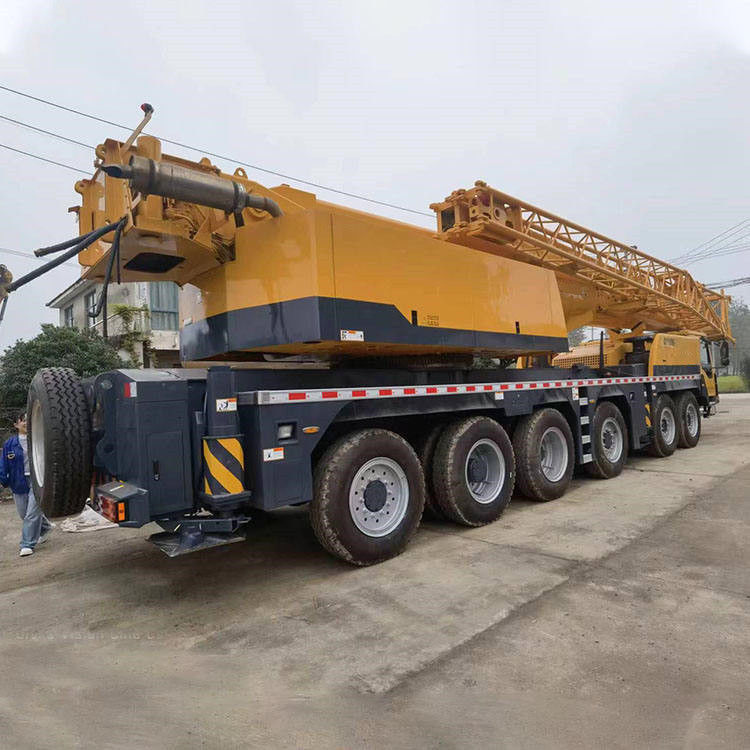 使用済みQY100 100トンの望遠鏡式トラッククレーン 58000 kg 重量 2001-4000 作業時間