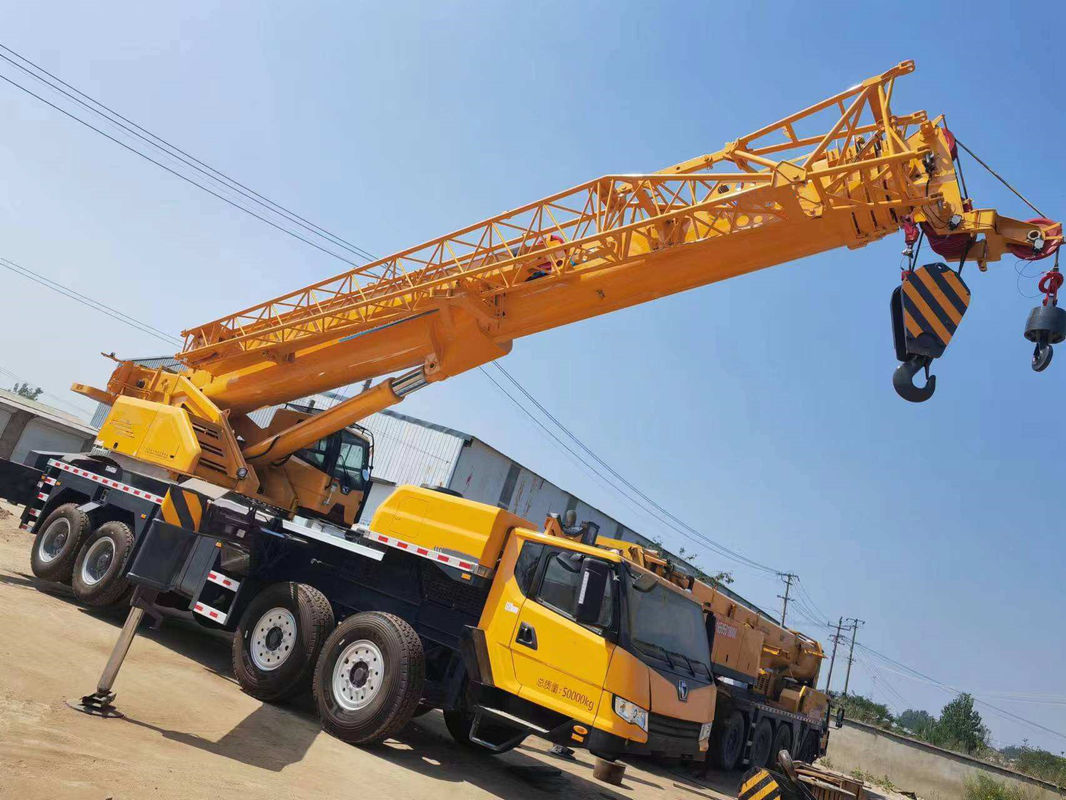 130トンのクレーン XCT130 望遠鏡型クレーン トラック オリジナルカラー 作業時間 2001~2000