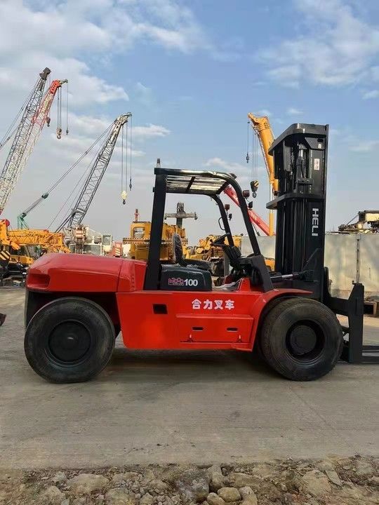 中古の中国製 HELI 10 トン ディーゼルフォークリフト サイドシフト 信頼される企業